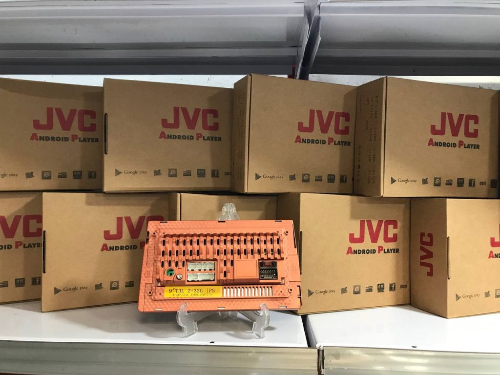 مانیتورهای خودرو JVC